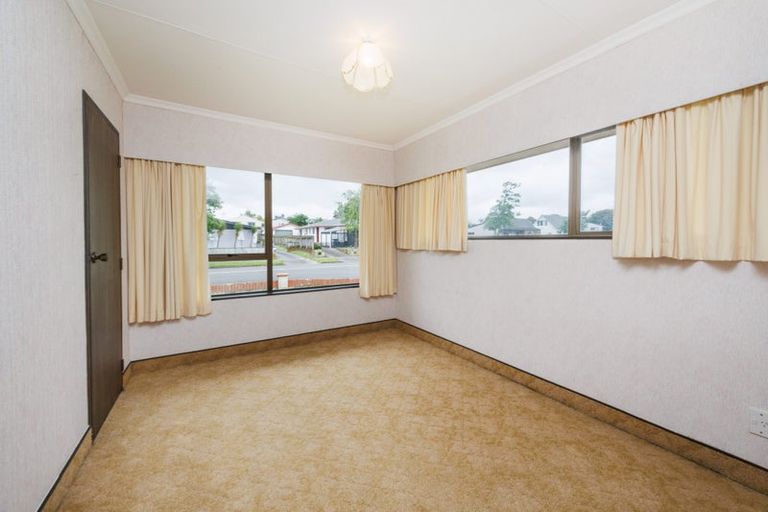 Photo of property in 2 Hillcrest Drive, Kelvin Grove, Palmerston North, 4414