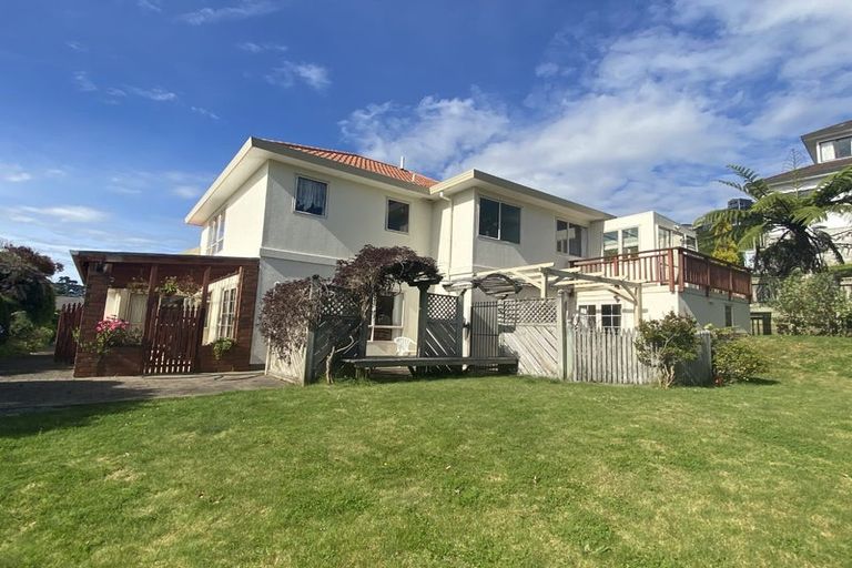 Photo of property in 3 Radstock Grove, Churton Park, Wellington, 6037
