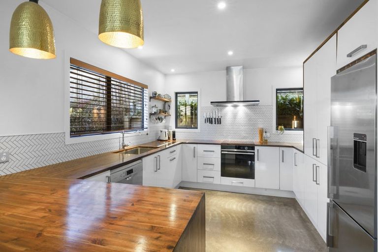 Photo of property in 4a Awanui Street, Merrilands, New Plymouth, 4312