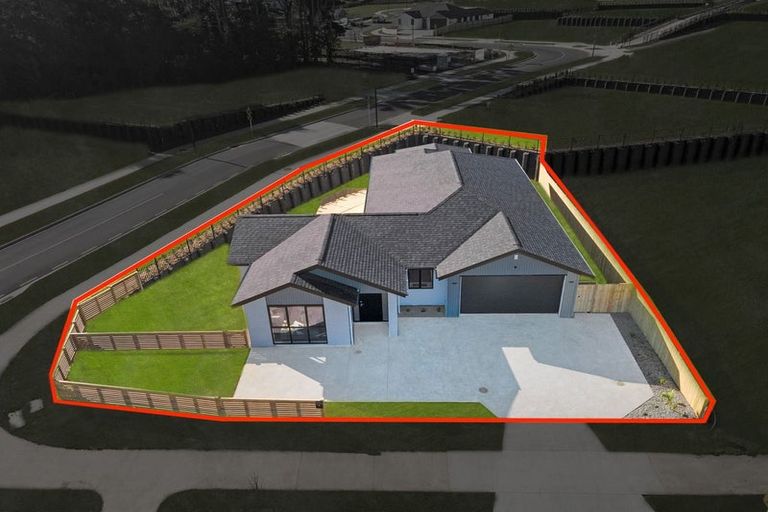 Photo of property in 2 Spudman Rise, Pukekohe, 2120