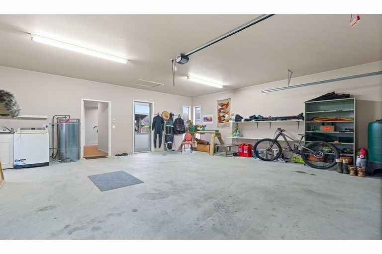 Photo of property in 2 Beachcomber Road, Mangawhai Heads, Mangawhai, 0505