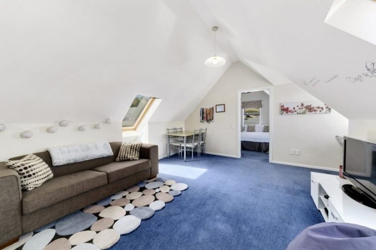 Photo of property in 3 Kilkelly Close, Tawa, Wellington, 5028