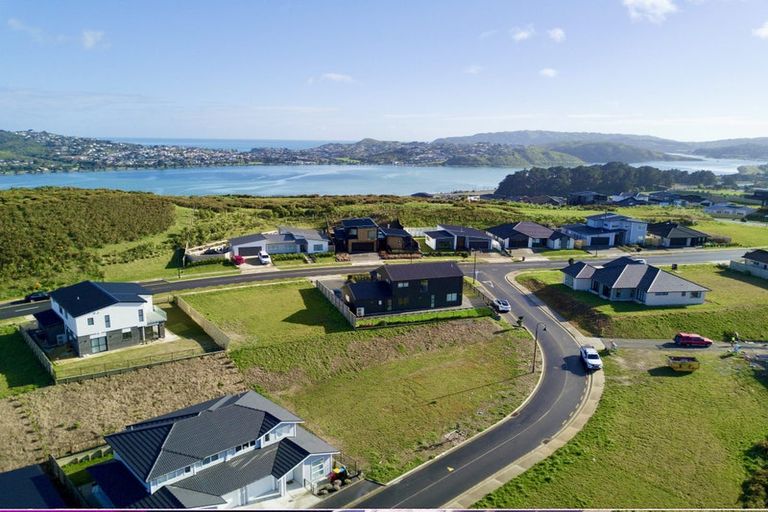Photo of property in 4 Te Arapito Close, Aotea, 5024