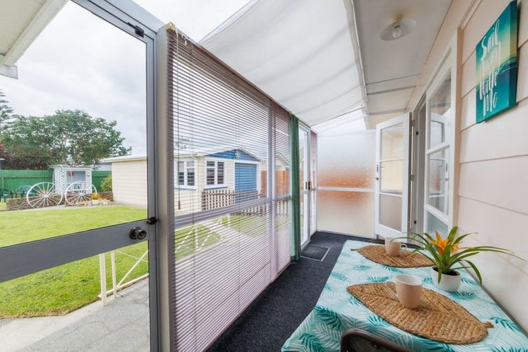 Photo of property in 18 Tararua Terrace, Cloverlea, Palmerston North, 4412