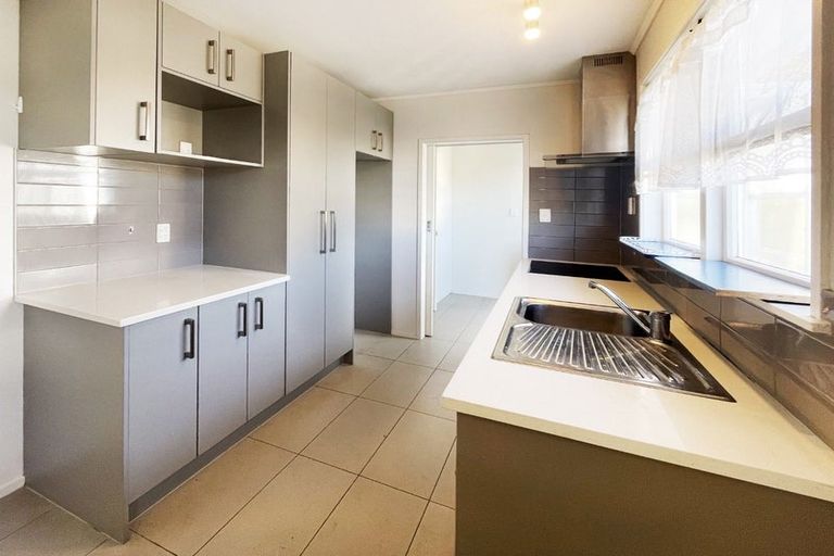 Photo of property in 7 Mcquarrie Avenue, Wattle Downs, Auckland, 2103