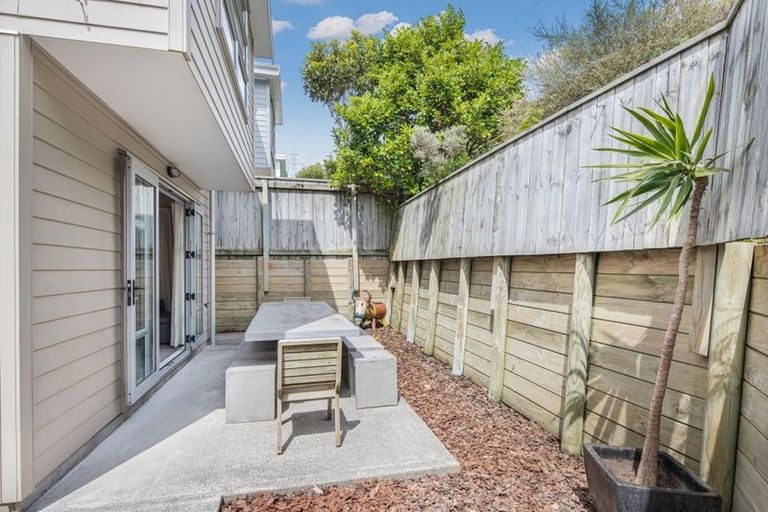 Photo of property in 46 Erlestoke Crescent, Churton Park, Wellington, 6037