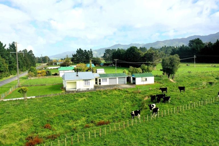Photo of property in 960 Top Grass Road, Dannevirke, 4972