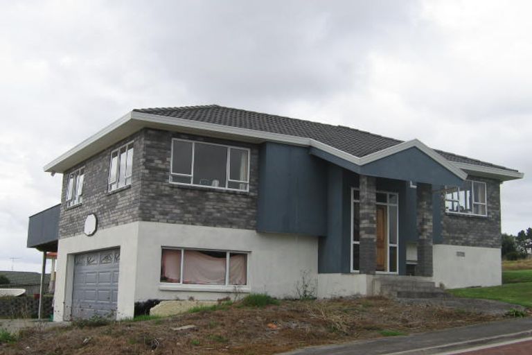Photo of property in 15 Lucienne Drive, Ranui, Auckland, 0612