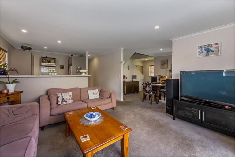 Photo of property in 215 Alec Craig Way, Gulf Harbour, Whangaparaoa, 0930
