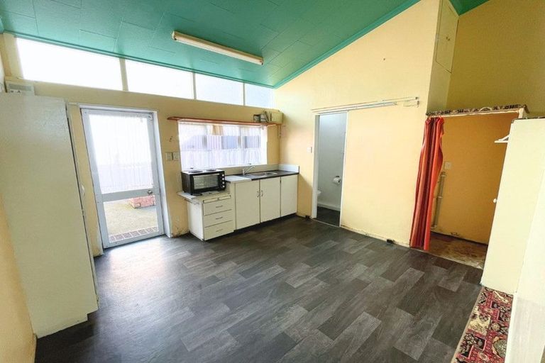 Photo of property in 56 Durie Street, Durie Hill, Wanganui, 4500