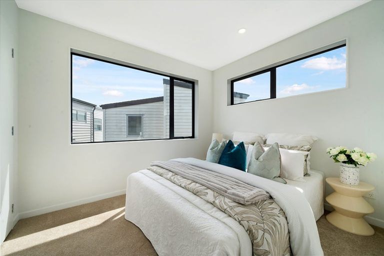 Photo of property in 150 Hobsonville Road, Hobsonville, Auckland, 0618