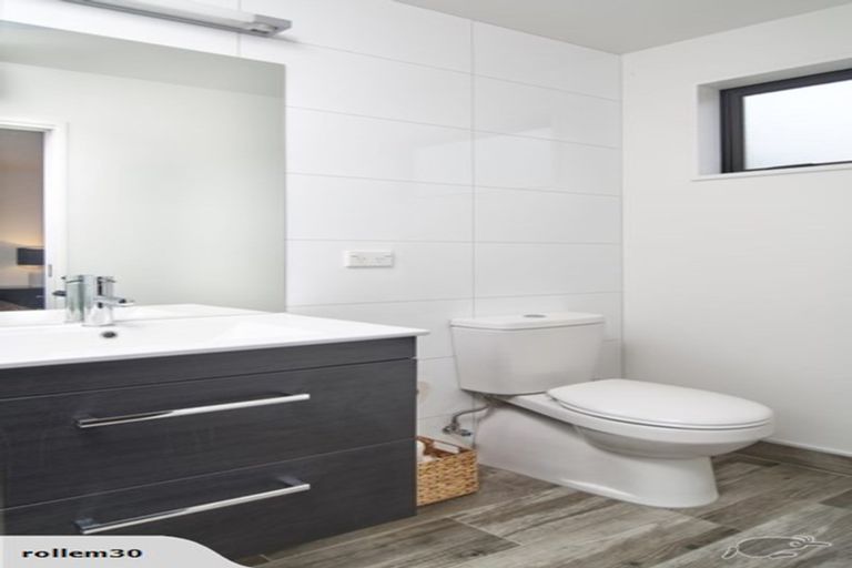 Photo of property in 40c Hutcheson Street, Sydenham, Christchurch, 8023