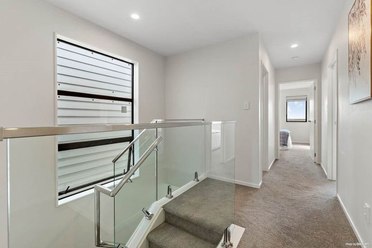 Photo of property in 72 Joseph Street, Flat Bush, Auckland, 2019