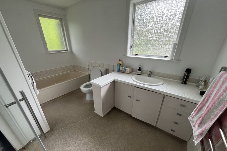 Photo of property in 1/195 Godley Road, Titirangi, Auckland, 0604