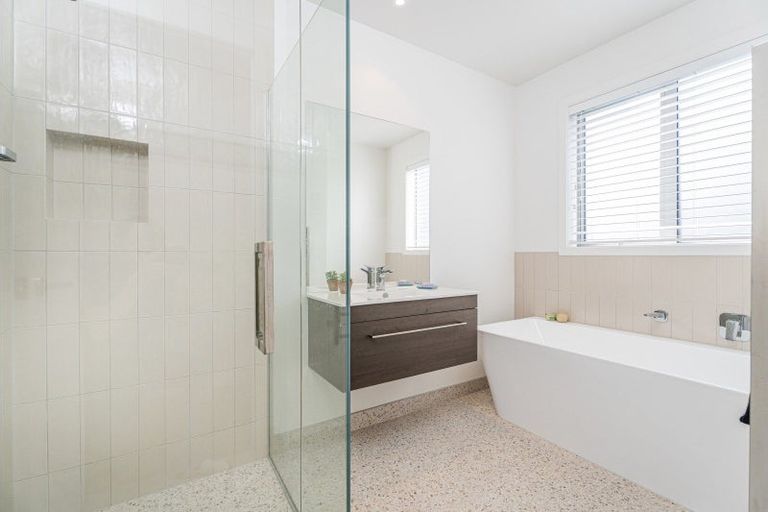 Photo of property in 7 Awatea Drive, Whitianga, 3510