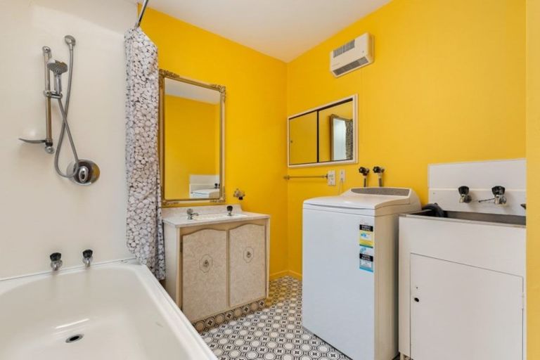 Photo of property in 2a Mallett Place, Halswell, Christchurch, 8025