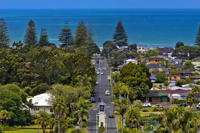 Photo of property in 6 Puriri Boulevard, Orewa, 0931