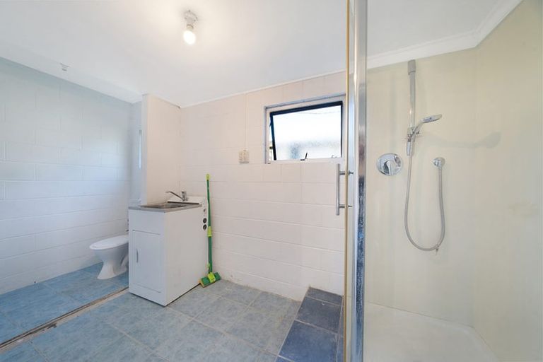 Photo of property in 381 Triangle Road, Henderson, Auckland, 0610