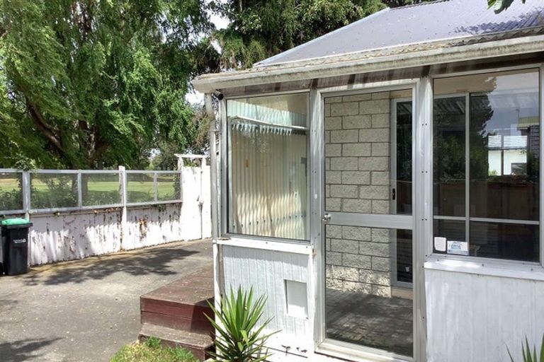 Photo of property in 2/72 Waratah Street, Avondale, Christchurch, 8061