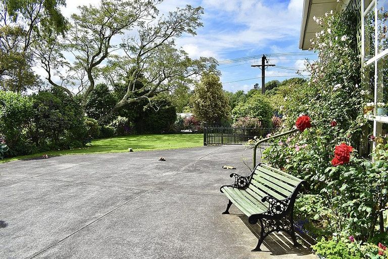 Photo of property in 27 Chester Street, Levin, 5510