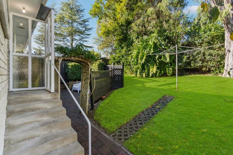 Photo of property in 1/12 Paruru Avenue, Northcote, Auckland, 0627
