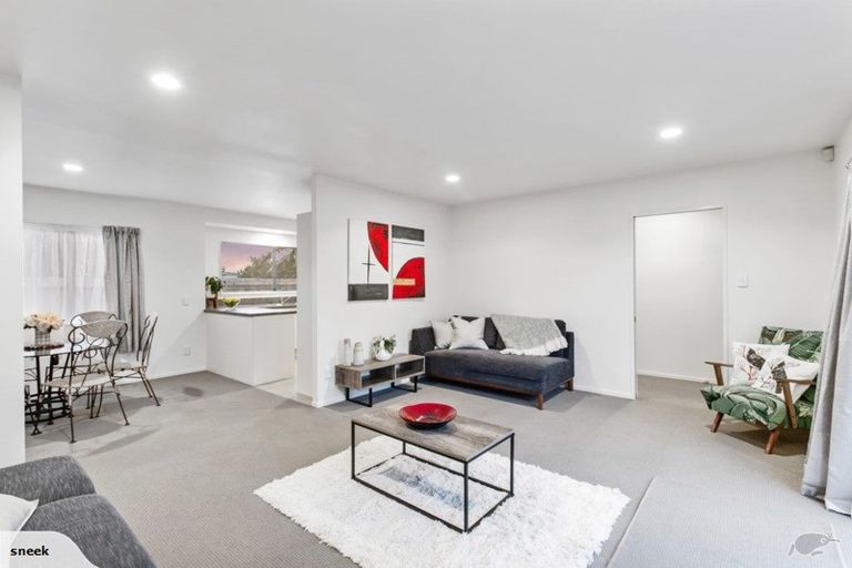 Photo of property in 2/15 Miro Road, Mangere Bridge, Auckland, 2022