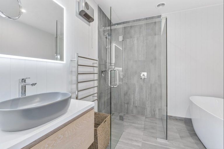 Photo of property in 22 Robrosa Street, Wanaka, 9305