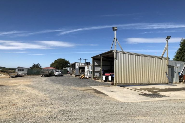 Photo of property in 30 Main Road, Clinton, 9534