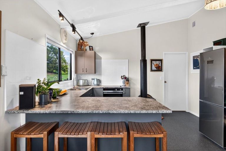Photo of property in 154 Awa Road, Kumeu, 0891