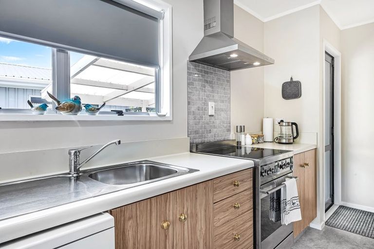 Photo of property in 16 Burtts Road, Durie Hill, Whanganui, 4500