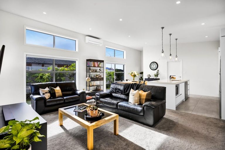 Photo of property in 17 Victoria Street, Hawera, 4610