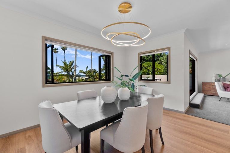 Photo of property in 4 Glenoaks Rise, Mellons Bay, Auckland, 2014