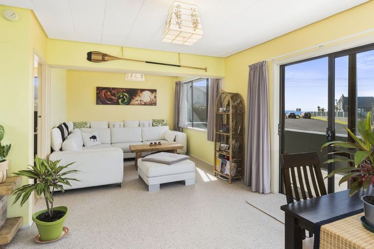 Photo of property in 36 Motiti Road, Papamoa Beach, Papamoa, 3118