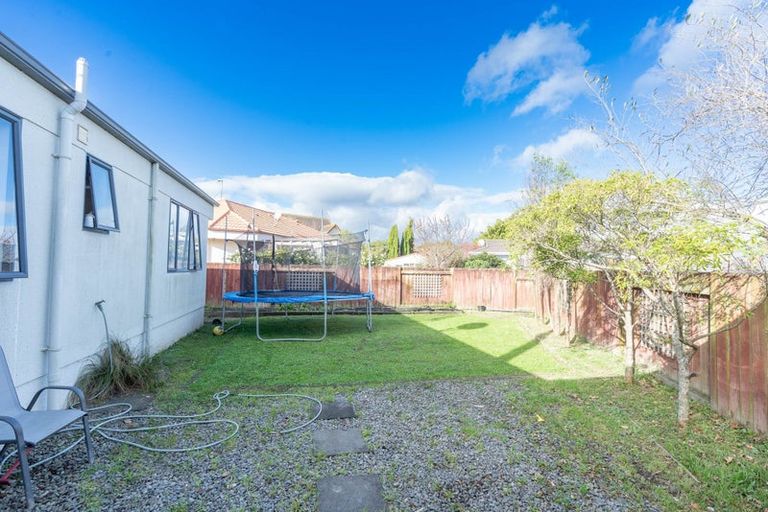 Photo of property in 35 Dalfield Place, Highbury, Palmerston North, 4412