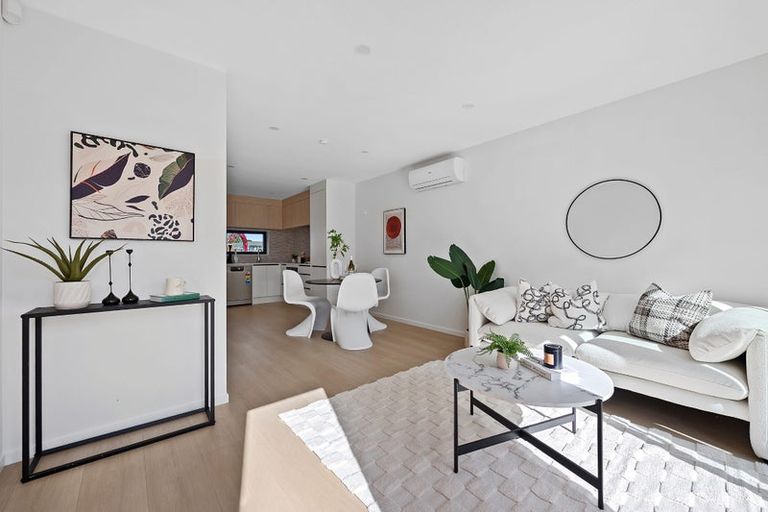 Photo of property in 17 Von Sturmer Street, Mangere East, Auckland, 2024