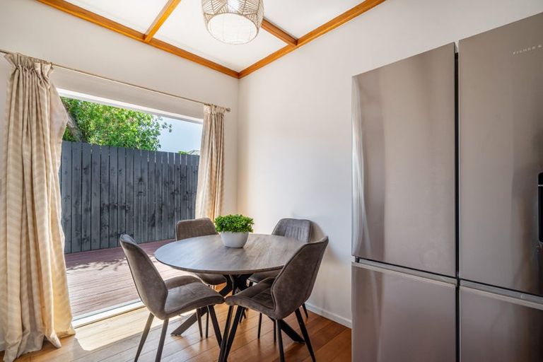 Photo of property in 1/52 Northboro Road, Belmont, Auckland, 0622