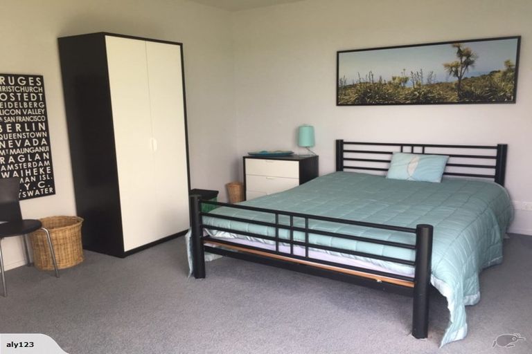 Photo of property in 18 Birkley Road, Bayswater, Auckland, 0622