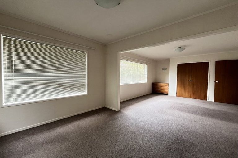 Photo of property in 2/1 Sylvan Park Avenue, Milford, Auckland, 0620
