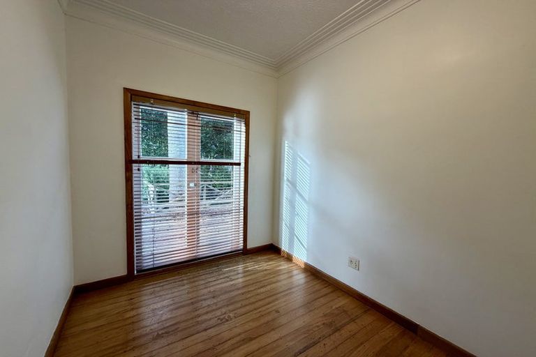 Photo of property in 48 Astley Avenue, New Lynn, Auckland, 0600