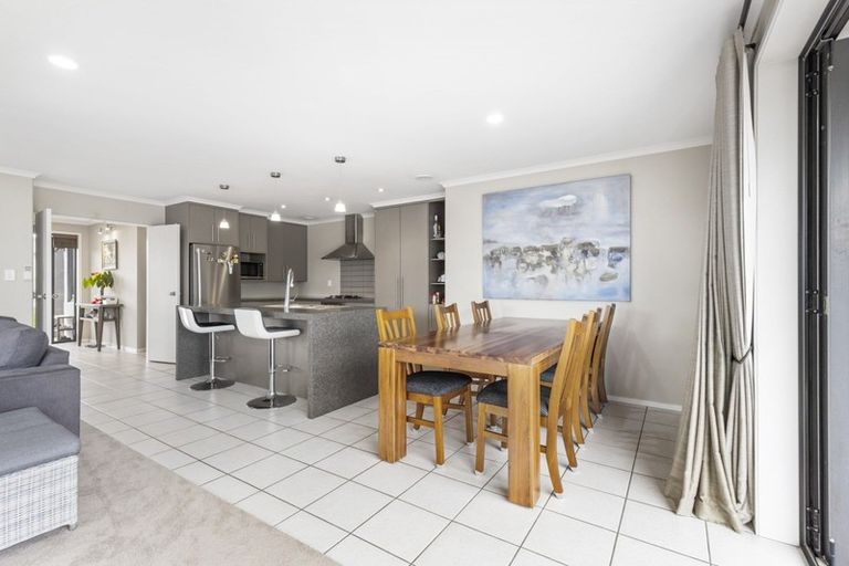 Photo of property in 15 Parkwood Place, Huntington, Hamilton, 3210