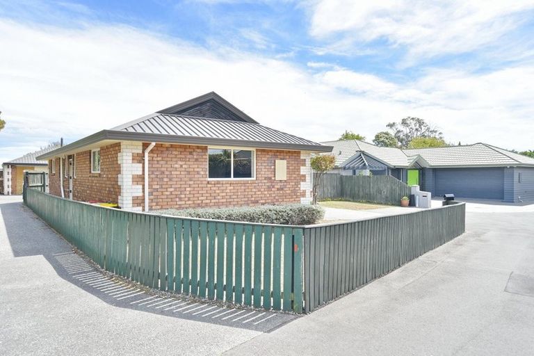 Photo of property in 1/6 Kohuhu Lane, Burwood, Christchurch, 8083