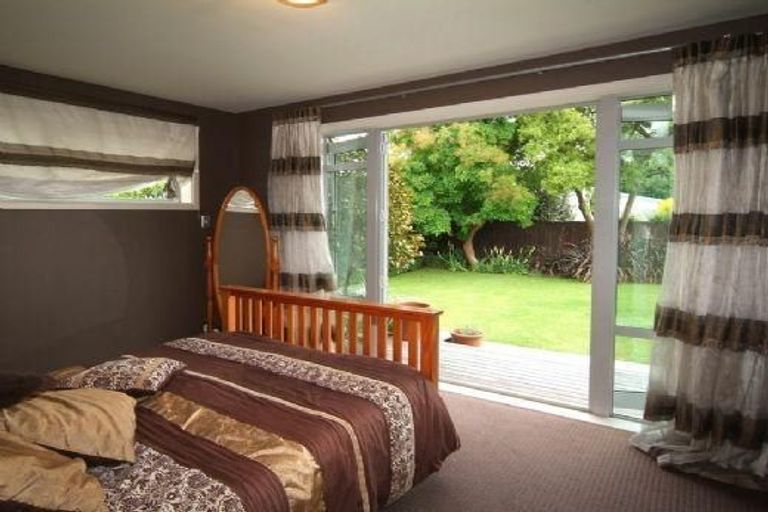 Photo of property in 14 Devonport Lane, St Albans, Christchurch, 8014