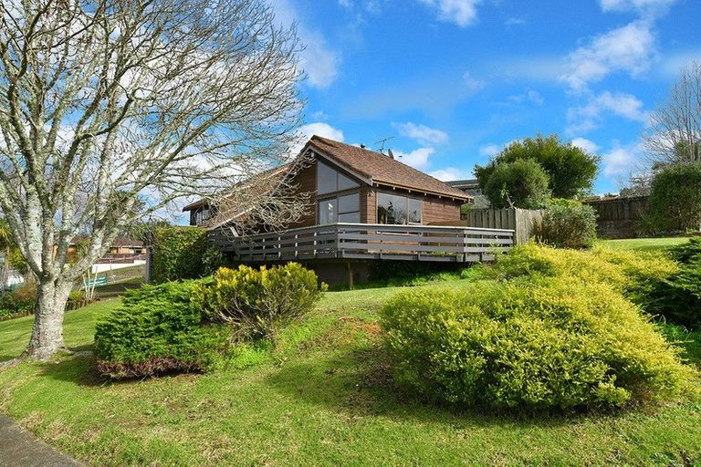 Photo of property in 11 Tatyana Place, Massey, Auckland, 0614