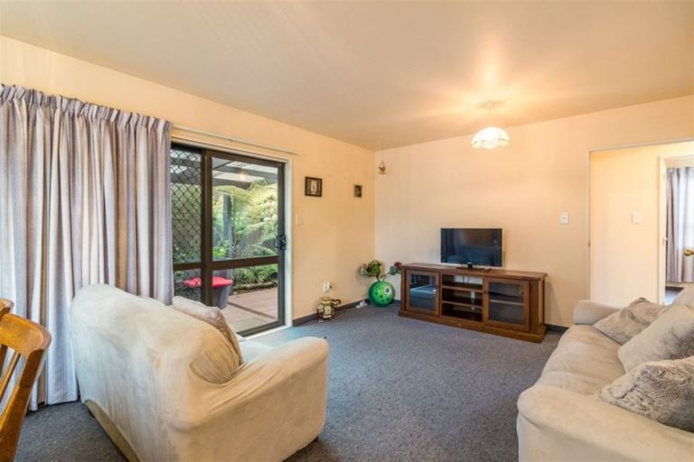 Photo of property in 3 Farm Lane, Parklands, Christchurch, 8083
