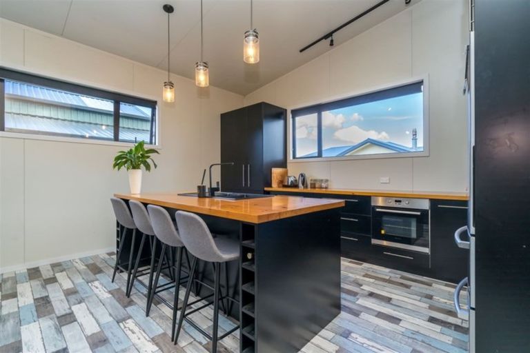 Photo of property in 10 Kohu Place, Halfway Bush, Dunedin, 9010