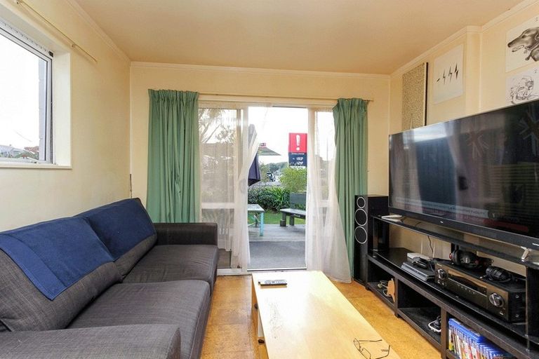 Photo of property in 62 Crownhill Street, Spotswood, New Plymouth, 4310