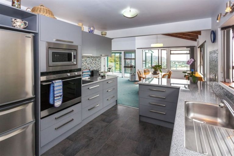 Photo of property in 8 Pine Grove, Tairua, 3508