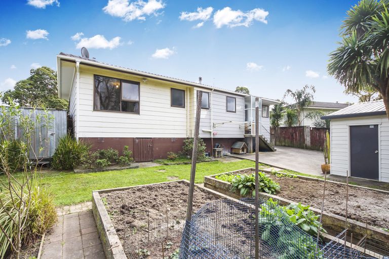 Photo of property in 13 Luanda Drive, Ranui, Auckland, 0612