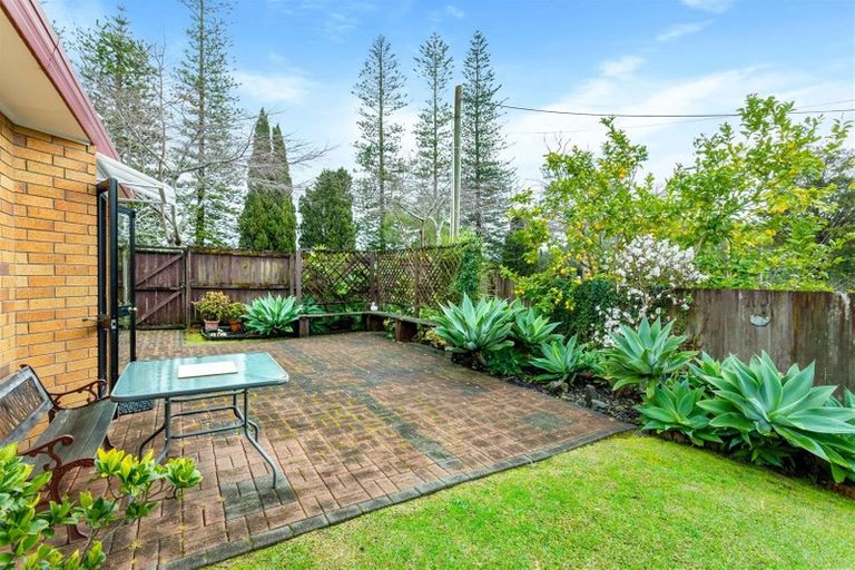 Photo of property in 47 Glenview Road, Glen Eden, Auckland, 0602