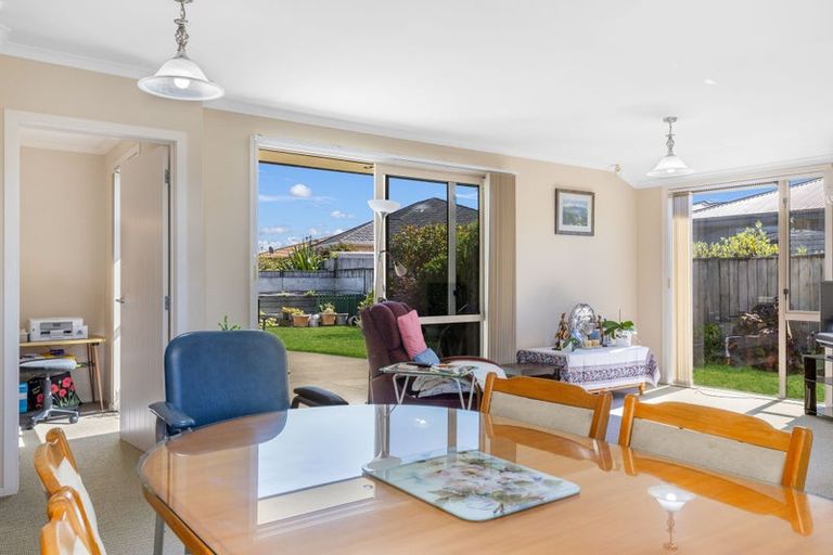 Photo of property in 9 Magnolia Rise, Waipahihi, Taupo, 3330